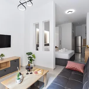 new-glamorous-suite-in-downtown.hotels-of-thessaloniki.com/
